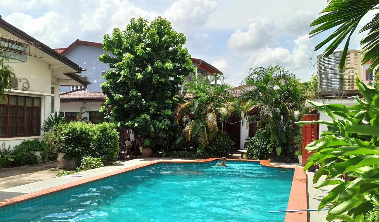 Villa Sisavad Guesthouse Vientiane Exteriér fotografie