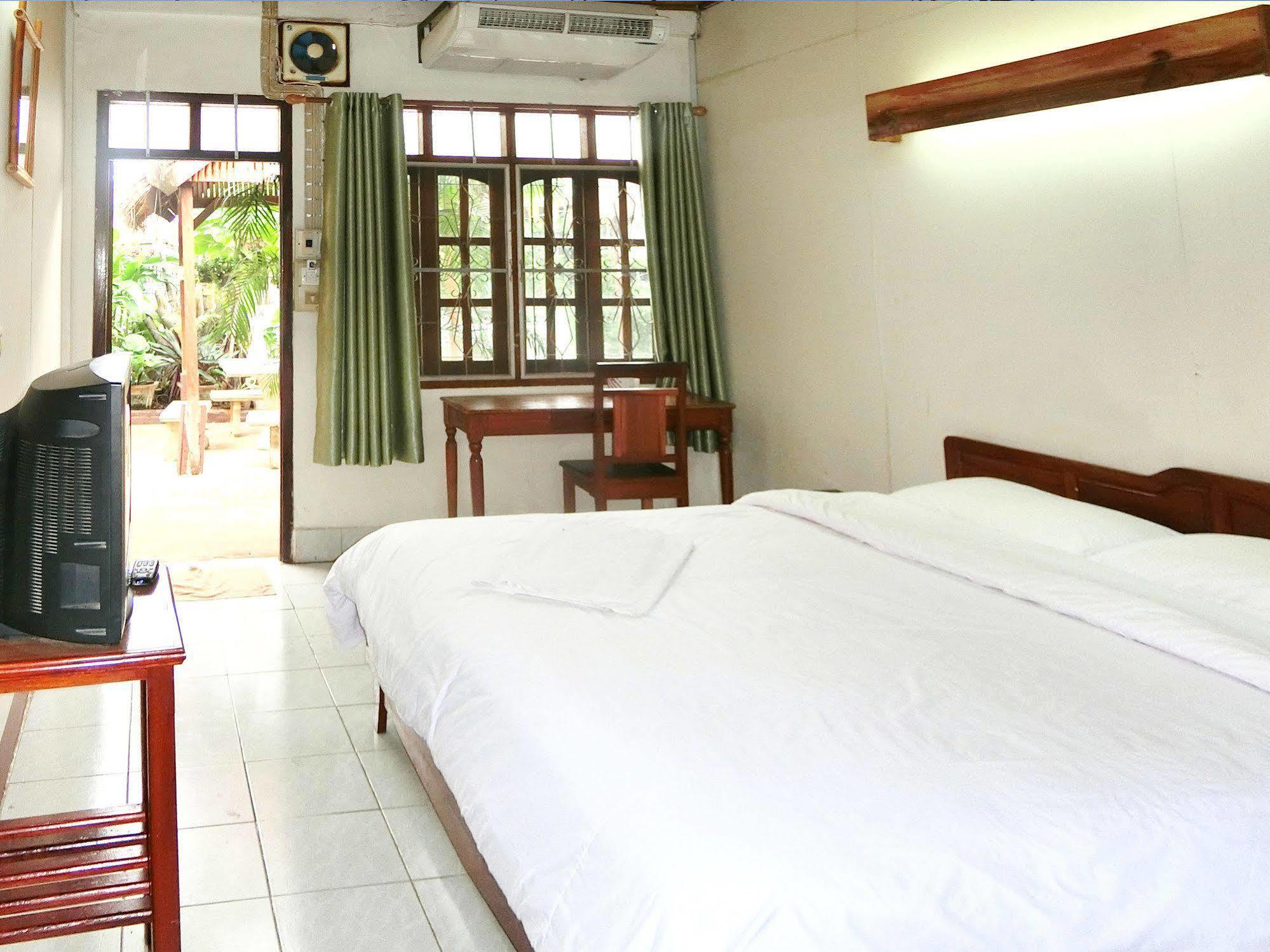 Villa Sisavad Guesthouse Vientiane Exteriér fotografie