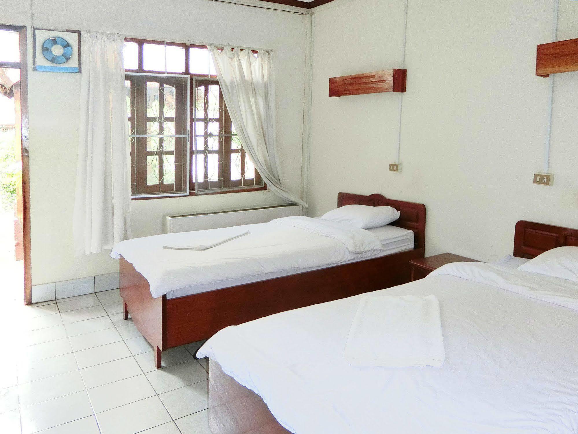 Villa Sisavad Guesthouse Vientiane Exteriér fotografie