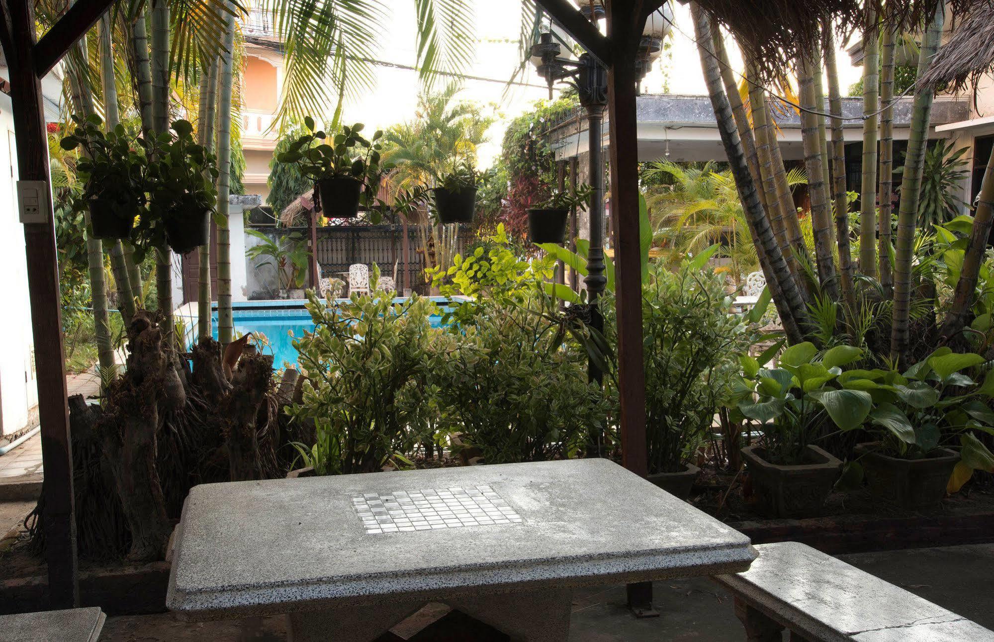 Villa Sisavad Guesthouse Vientiane Exteriér fotografie