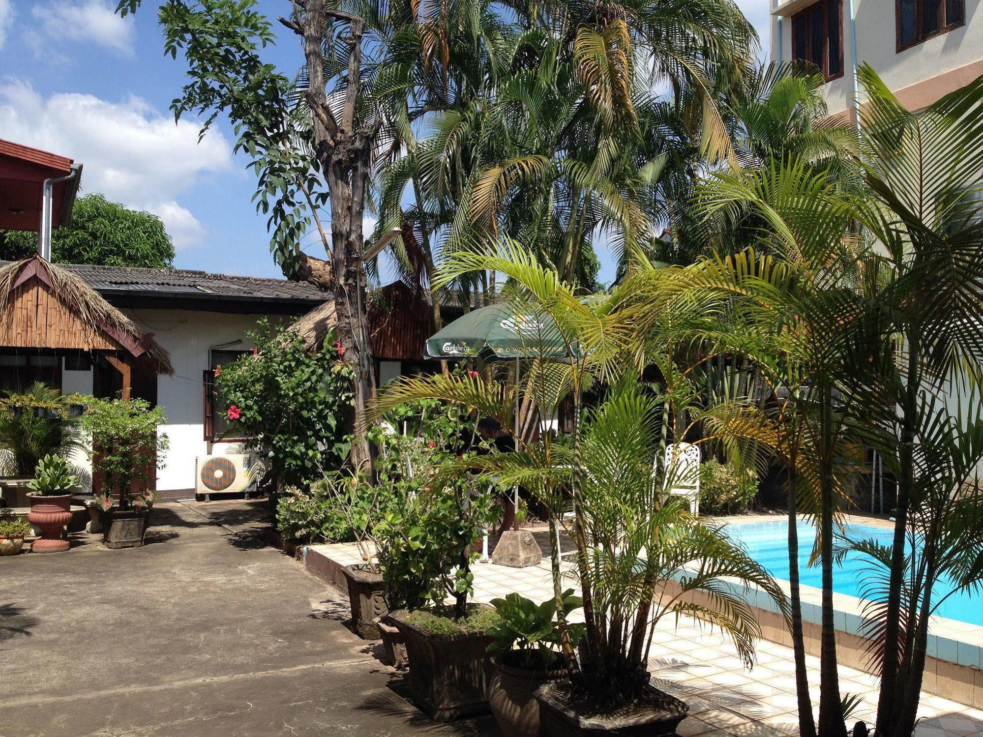 Villa Sisavad Guesthouse Vientiane Exteriér fotografie